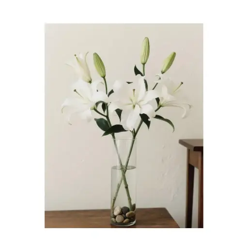 百合瓶插花